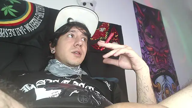 Snapshot of AndyBetti chatting on 05-19-26, 11:45 AndyBetti online show from 05-19-26, 11:45