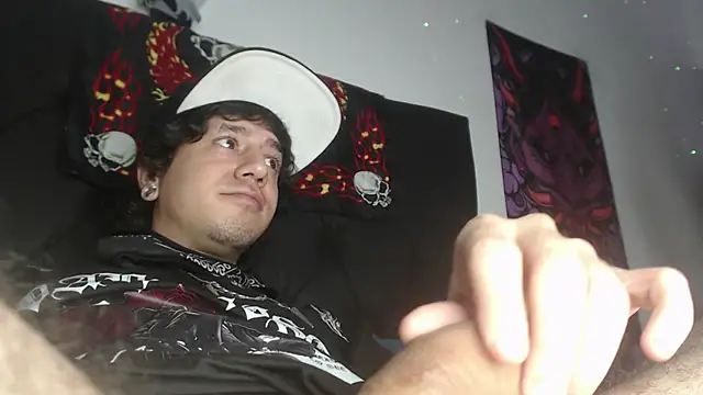 Snapshot of AndyBetti chatting on 04-21-26, 01:42 AndyBetti online show from 04-21-26, 01:42