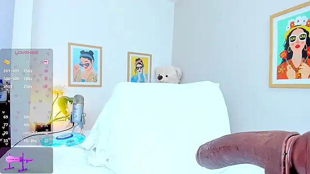 jasminnee  online show from 03-31-26, 01:24