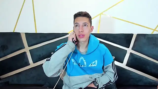 Snapshot of thiago19s chatting on 04-29-26, 05:30 thiago19s online show from 04-29-26, 05:30