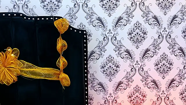 LexaDeRusso online show from 12-18-25, 08:01