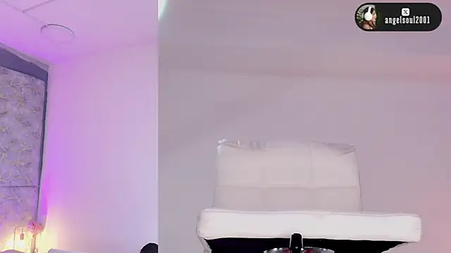 Snapshot of Angelst__ chatting on 02-15-26, 08:13 Angelst online show from 02-15-26, 08:13