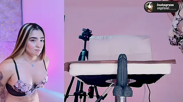 Snapshot of Angelst__ chatting on 02-11-26, 08:14 Angelst online show from 02-11-26, 08:14