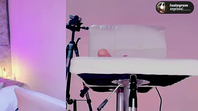 Snapshot of Angelst__ chatting on 02-18-26, 06:33 Angelst online show from 02-18-26, 06:33