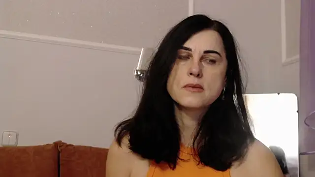 MonicaMelano online show from 11-28-25, 05:18