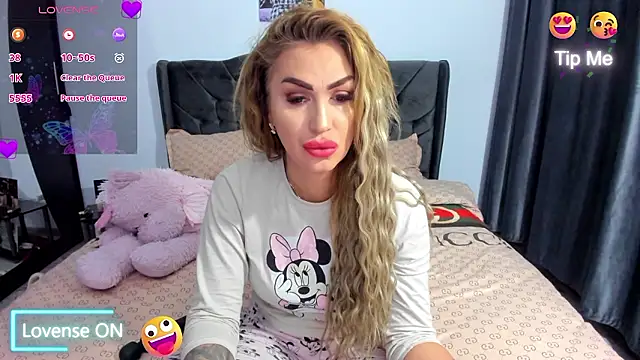 GlossyDiamondX online show from 01-18-26, 03:43