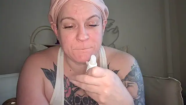 quinnmariexo online show from 02-03-26, 12:10