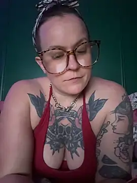 quinnmariexo online show from 04-19-26, 01:39