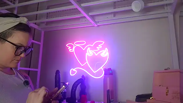 quinnmariexo online show from 02-17-26, 05:27