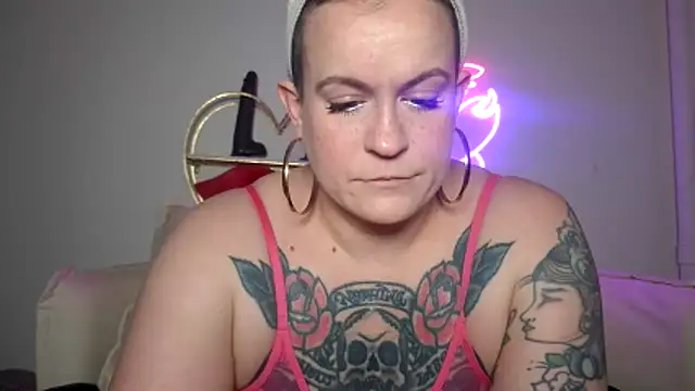 quinnmariexo online show from 02-05-26, 10:49