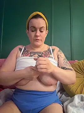 quinnmariexo online show from 05-26-26, 03:32