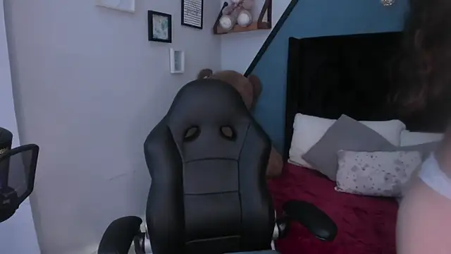 Snapshot of youpinkgirl_ chatting on 10-02-25, 08:45 youpinkgirl  online show from 10-02-25, 08:45