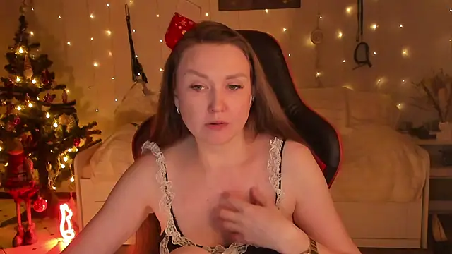 desperatehousewife   online show from 12-18-25, 05:06