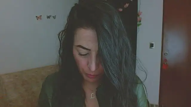 Snapshot of ella_peck chatting on 05-15-26, 05:16 ella peck online show from 05-15-26, 05:16