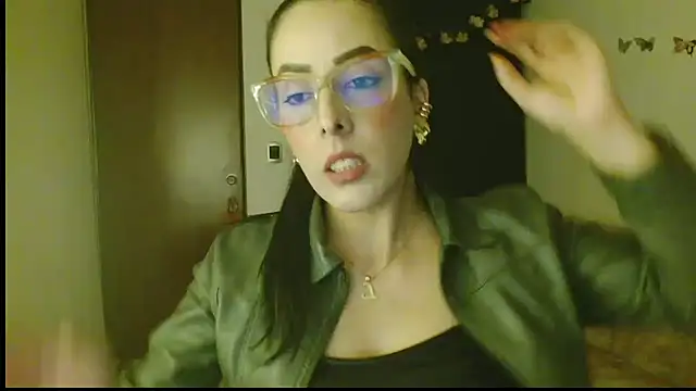 Snapshot of ella_peck chatting on 04-21-26, 03:57 ella peck online show from 04-21-26, 03:57