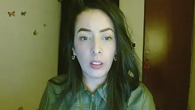 Snapshot of ella_peck chatting on 06-26-26, 03:34 ella peck online show from 06-26-26, 03:34