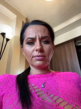 Hotmomcheckk  online show from 12-18-25, 10:52