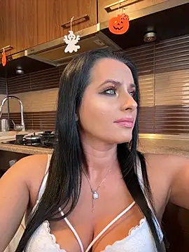 Hotmomcheckk  online show from 11-08-25, 09:24