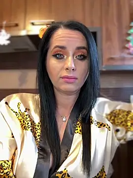 Hotmomcheckk  online show from 12-21-25, 07:54