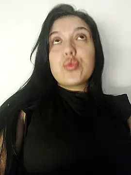 Sophie-hatter online show from 03-20-25, 02:19