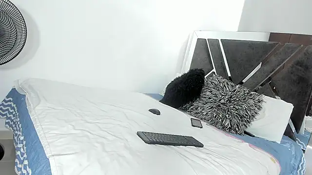 alizehorny online show from 10-28-25, 05:12