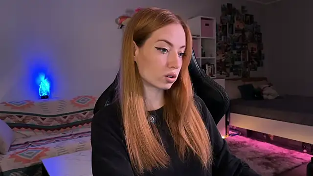 LinaWitch online show from 10-15-25, 11:51