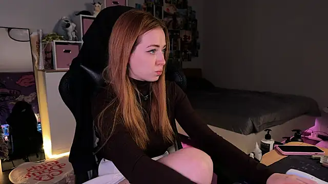 LinaWitch online show from 11-21-25, 01:43