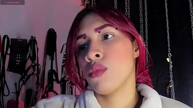Snapshot of charrlotte_quinn chatting on 06-04-26, 12:43 charrlotte quinn online show from 06-04-26, 12:43