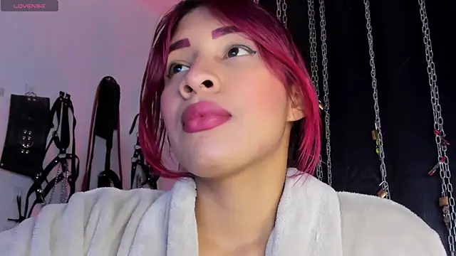 Snapshot of charrlotte_quinn chatting on 06-03-26, 02:44 charrlotte quinn online show from 06-03-26, 02:44
