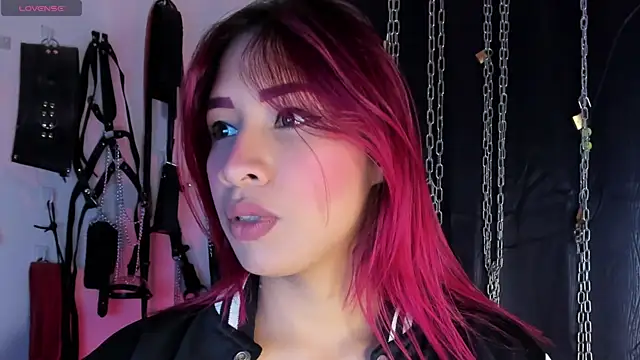 Snapshot of charrlotte_quinn chatting on 05-25-26, 12:37 charrlotte quinn online show from 05-25-26, 12:37