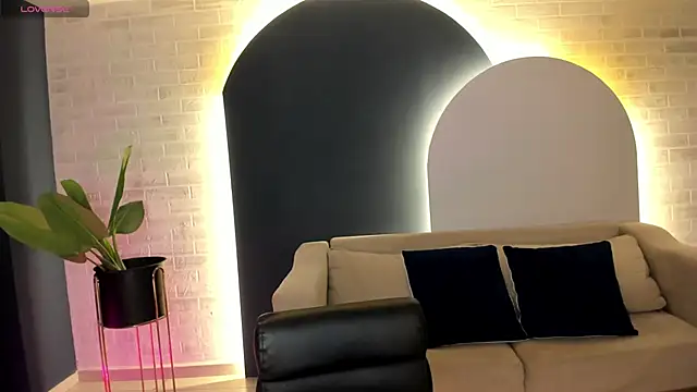 MollySundersX online show from 12-02-25, 08:43