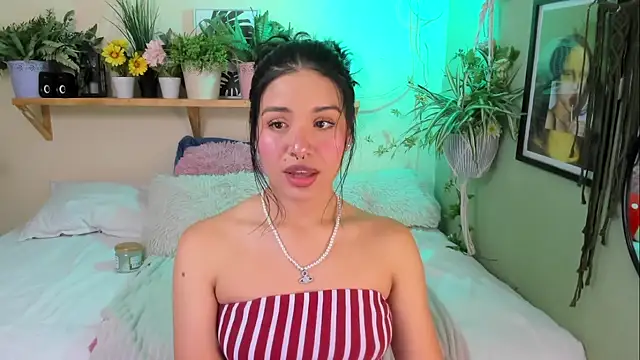Snapshot of MiaaRose chatting on 09-09-25, 02:43 MiaaRose online show from 09-09-25, 02:43