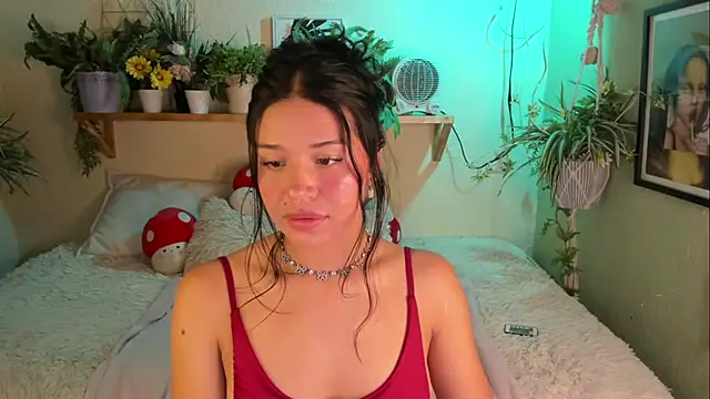Snapshot of MiaaRose chatting on 05-16-26, 12:53 MiaaRose online show from 05-16-26, 12:53