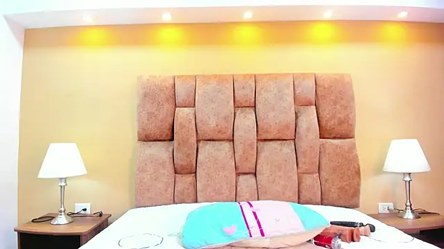 MiiaHot online show from 01-07-26, 08:36