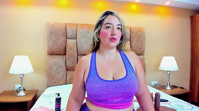 MiiaHot online show from 02-02-26, 07:46