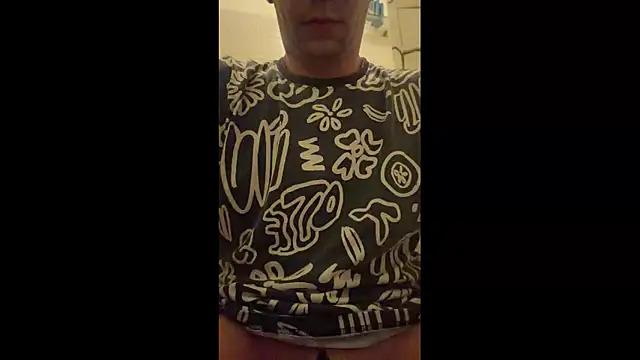 Snapshot of czruz chatting on 06-11-26, 10:18 czruz online show from 06-11-26, 10:18
