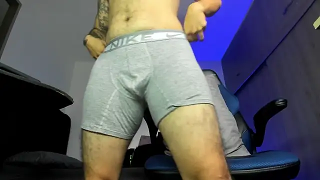 Snapshot of male_pussy chatting on 11-29-25, 06:19 male pussy online show from 11-29-25, 06:19