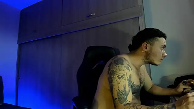 Snapshot of male_pussy chatting on 12-01-25, 09:04 male pussy online show from 12-01-25, 09:04