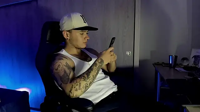 Snapshot of male_pussy chatting on 01-11-26, 04:41 male pussy online show from 01-11-26, 04:41