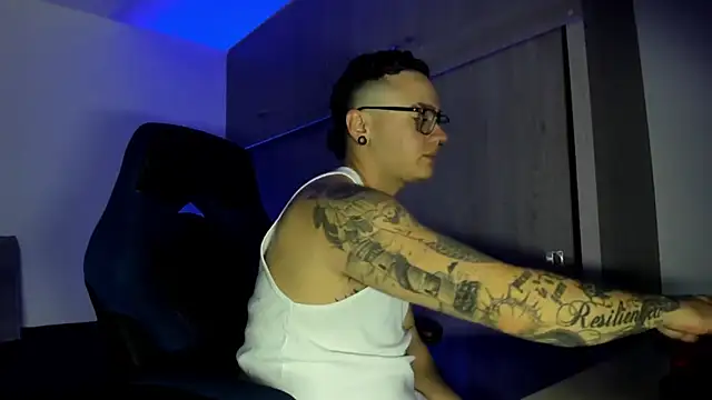 Snapshot of male_pussy chatting on 11-07-25, 04:28 male pussy online show from 11-07-25, 04:28