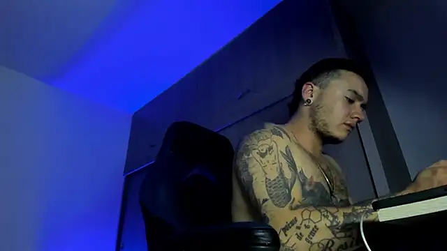 Snapshot of male_pussy chatting on 12-01-25, 02:56 male pussy online show from 12-01-25, 02:56