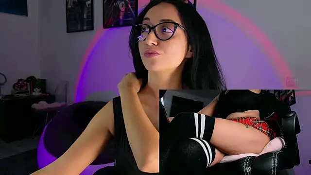 Snapshot of KatherineRyder chatting on 10-12-25, 04:41 KatherineRyder online show from 10-12-25, 04:41