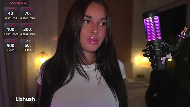 Snapshot of Lizhush_ chatting on 01-05-25, 05:20 Lizhush online show from 01-05-25, 05:20