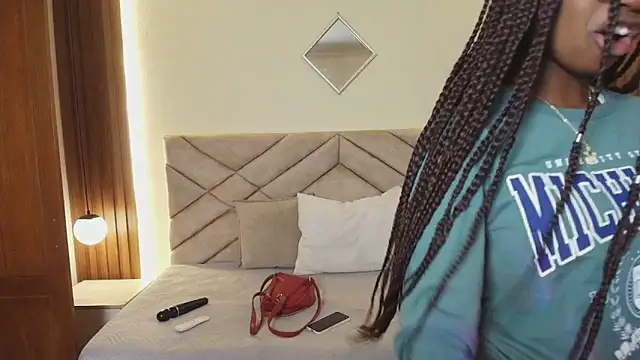 Snapshot of Raquel_jones chatting on 05-31-26, 11:49 Raquel jones online show from 05-31-26, 11:49