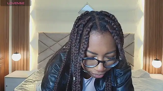 Snapshot of Raquel_jones chatting on 07-11-26, 12:05 Raquel jones online show from 07-11-26, 12:05
