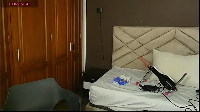 Raquel jones online show from 10-09-25, 11:44