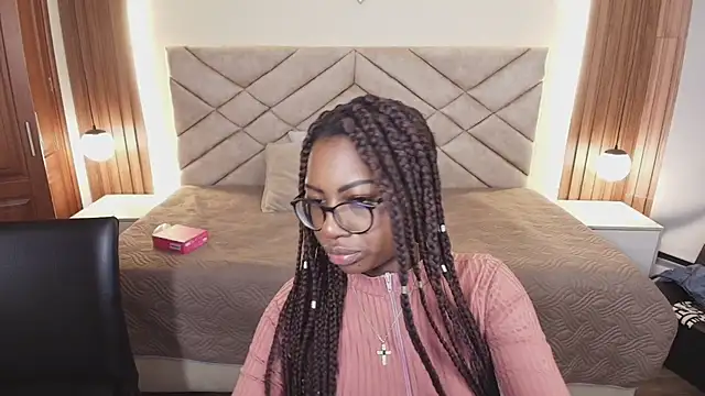 Snapshot of Raquel_jones chatting on 07-24-26, 12:12 Raquel jones online show from 07-24-26, 12:12