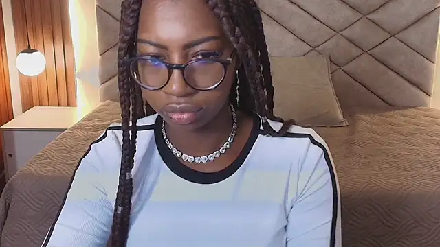 Snapshot of Raquel_jones chatting on 07-22-26, 12:18 Raquel jones online show from 07-22-26, 12:18