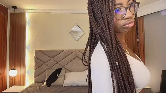 Snapshot of Raquel_jones chatting on 05-11-26, 12:17 Raquel jones online show from 05-11-26, 12:17