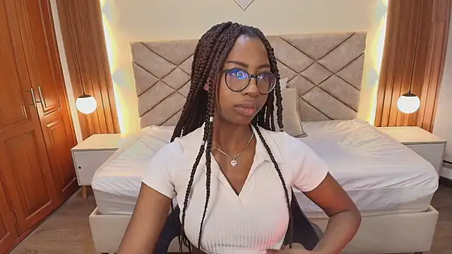 Snapshot of Raquel_jones chatting on 03-20-26, 12:28 Raquel jones online show from 03-20-26, 12:28